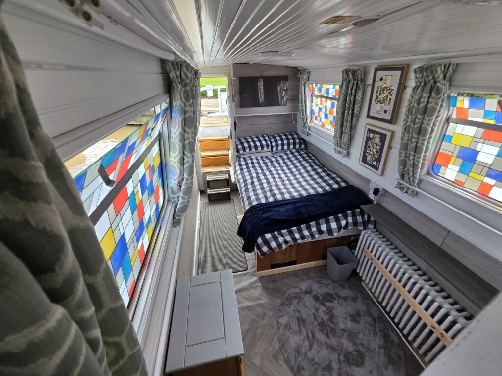 Komet canal boat stay